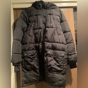American Eagle Long Black Puffer🖤🖤